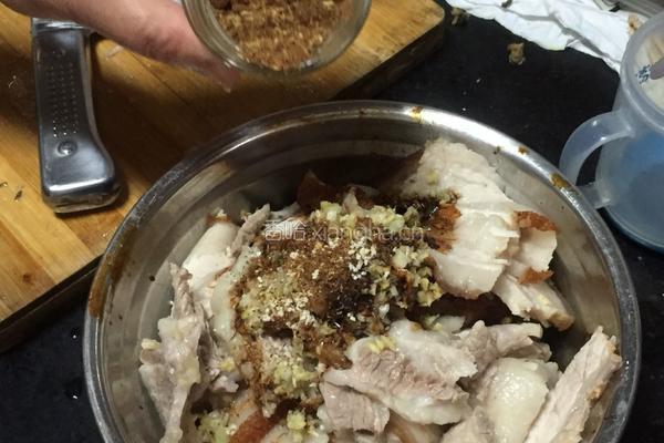 梅菜扣肉的做法图解7