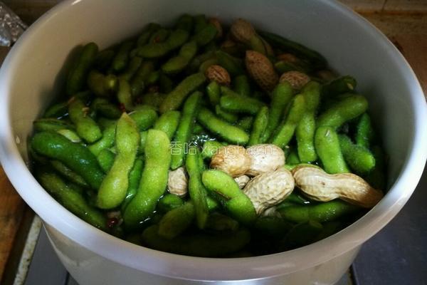 煮花生毛豆的做法图解3