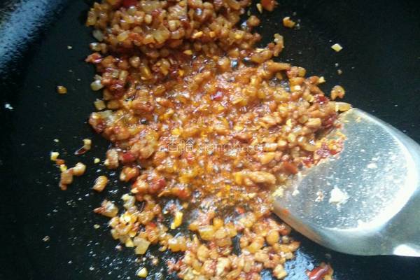 酱香肉粒青豆的做法图解4
