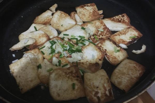 香葱煎豆腐的做法图解4