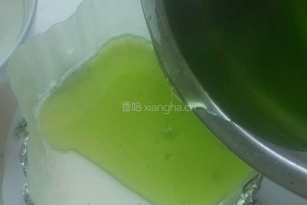 酸奶慕斯蛋糕的做法图解7