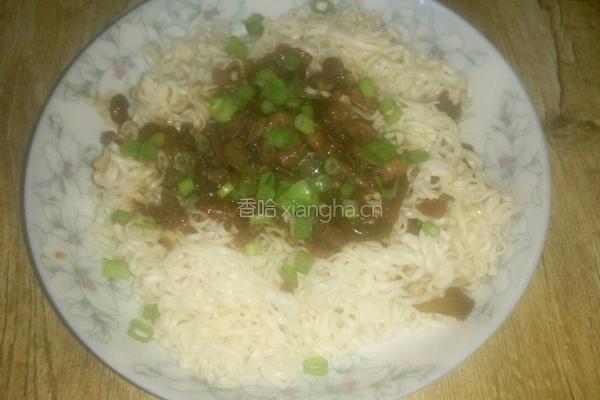 葱油辣酱面的做法图解7