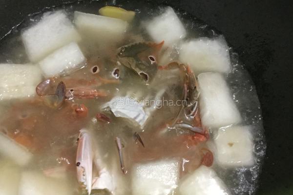 冬瓜炖花蟹汤的做法图解3