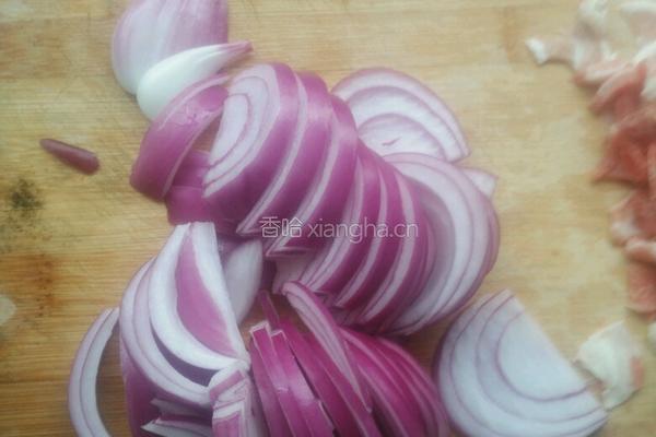洋葱炒肉的做法图解3