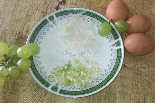 银鱼提蛋羹的做法图解2