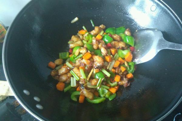 香爆回鱼丁的做法图解9
