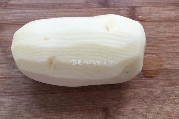 爆炒土豆热狗丝的做法图解1