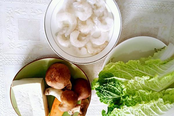 虾仁豆腐白菜卷的做法图解1