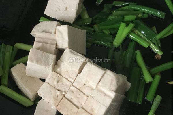 葱烧豆腐的做法图解3