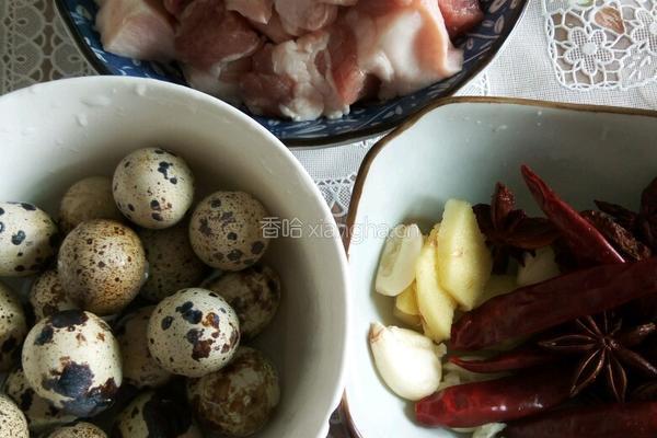鹌鹑蛋红烧肉的做法图解1