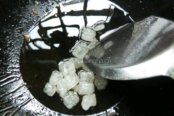 鹌鹑蛋红烧肉的做法图解4
