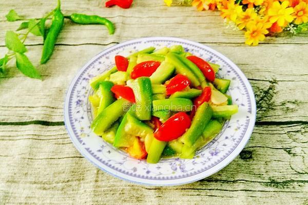  家常圣女果炒丝瓜的做法图解1
