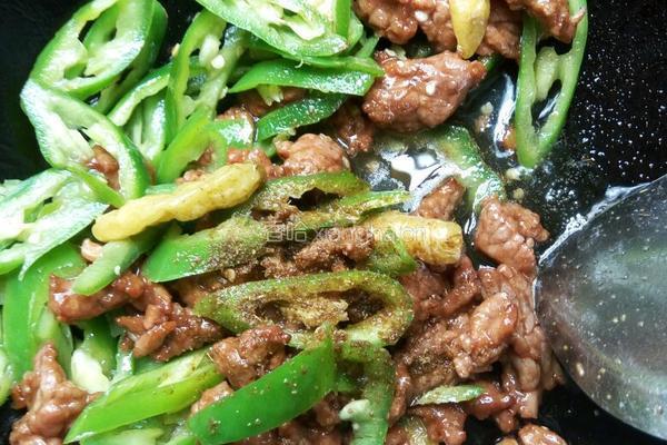 青椒孜然牛肉的做法图解8
