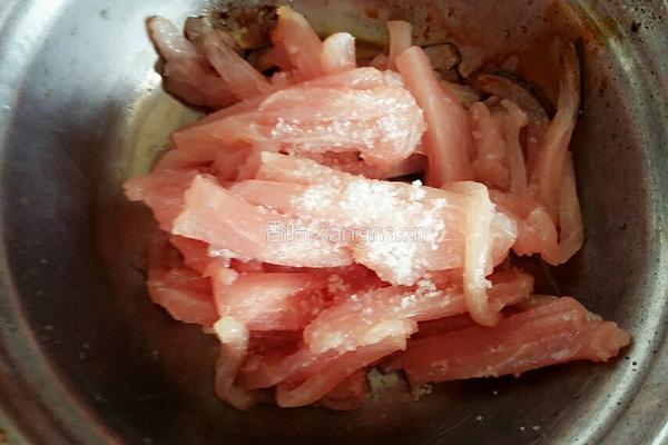 竹叶菜杆炒肉丝的做法图解6