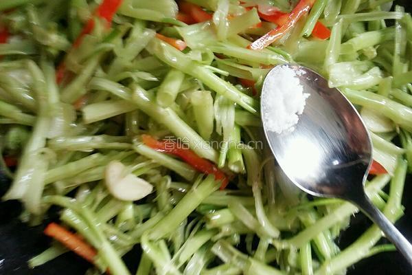 竹叶菜杆炒肉丝的做法图解13