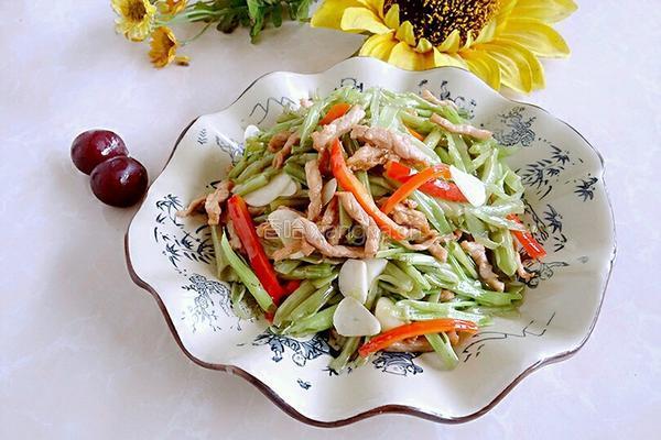 竹叶菜杆炒肉丝的做法图解16