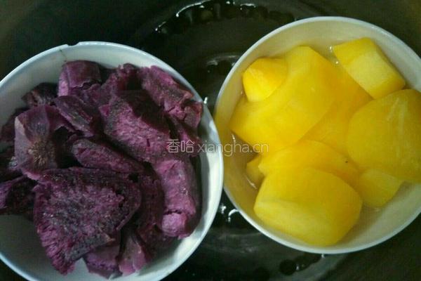 椰奶芋圆西米露的做法图解2
