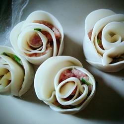 玫瑰花饺子的做法[图]