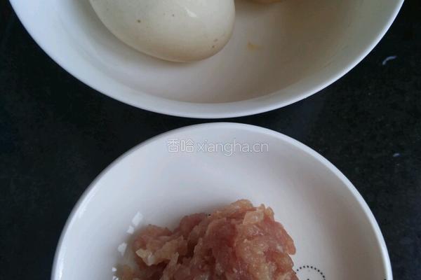 鸡蛋蒸肉的做法图解1