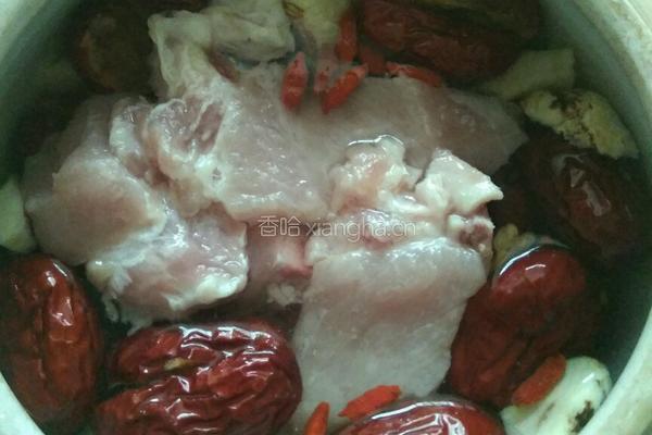 红枣枸杞子当归汤的做法图解3