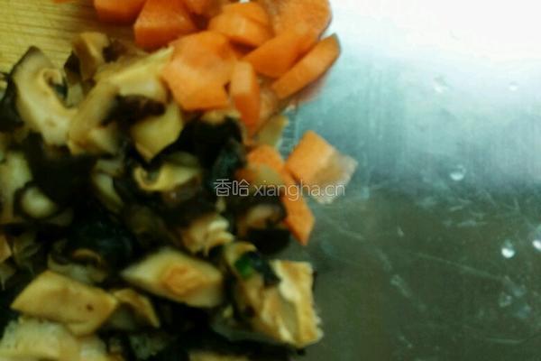 酱油炒饭的做法图解1