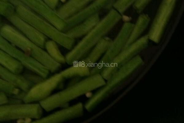 酸辣豆角的做法图解1