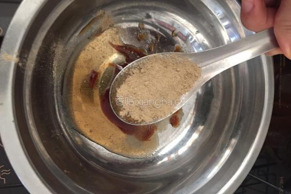 泰式蒜香黑椒炸猪的做法图解3