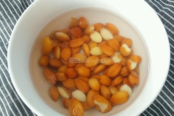 杏仁糊的做法图解1