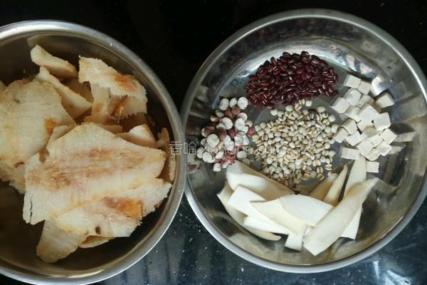 清热祛湿猪扇骨汤的做法图解2