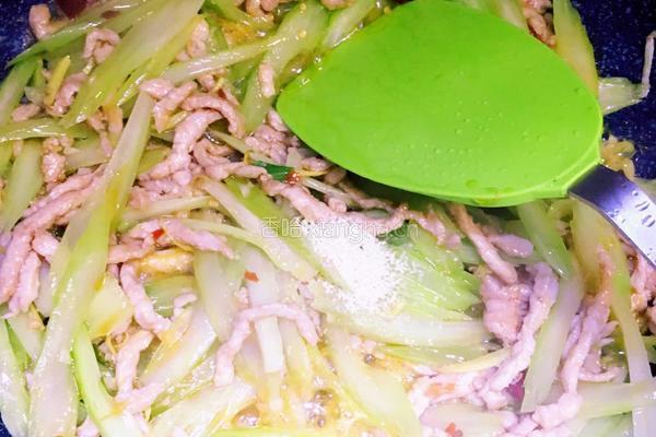 西芹炒肉丝的做法图解13