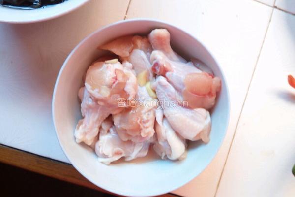 烧鸡翅根的做法图解1