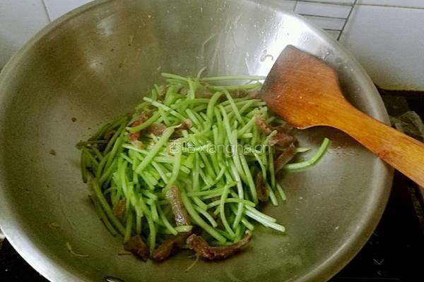 干炒红薯藤的做法图解3
