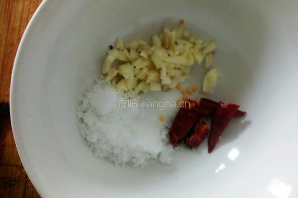 凉拌紫甘蓝的做法图解3