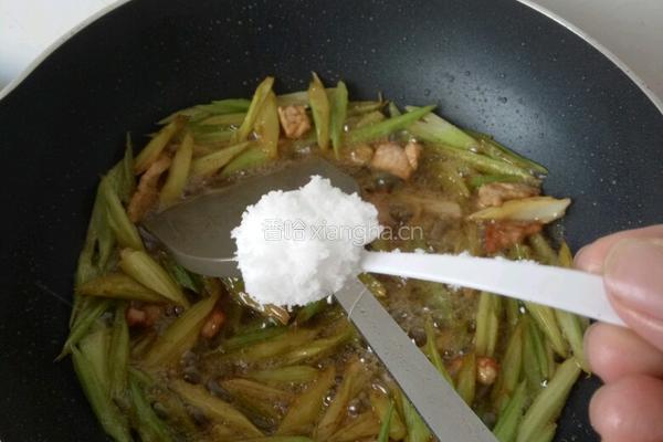 芹菜炒肉的做法图解6