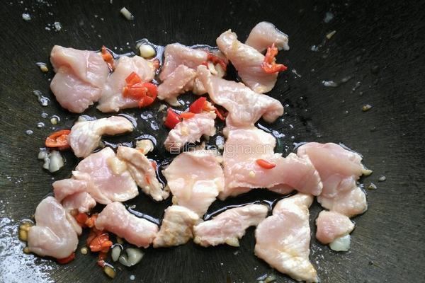 菜花炒肉的做法图解5