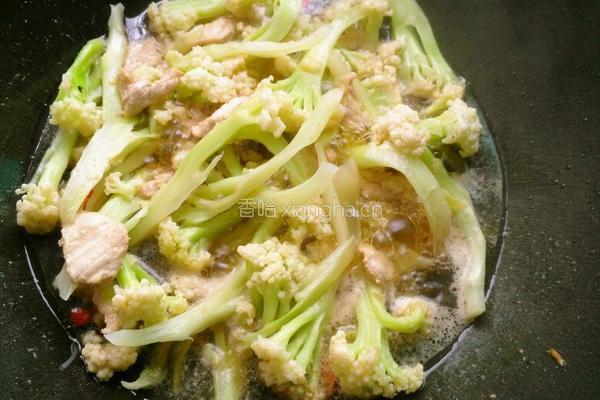 菜花炒肉的做法图解6