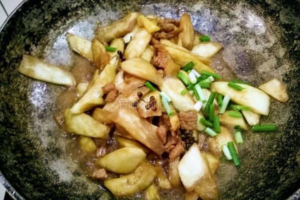  家常肉丁炒茄子的做法图解9