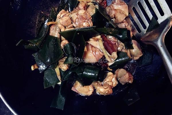 海带焖鸡块的做法图解5