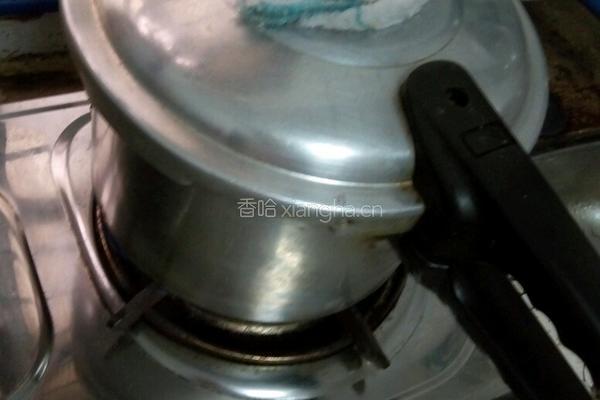 黑米粥的做法图解4