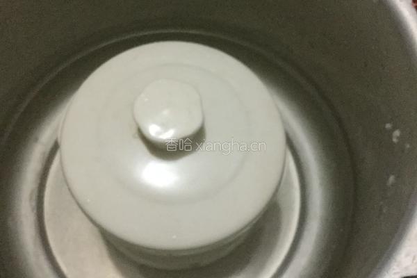 蛏子炖当归的做法图解2