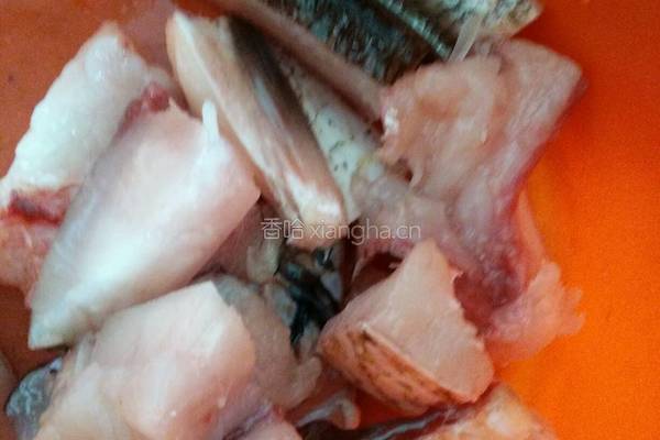 炒鱼块的做法图解1