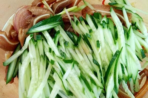 凉拌猪耳的做法图解5