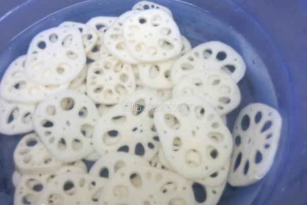 清炒藕片的做法图解1