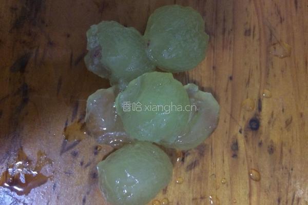 蛋黄牛奶雪糕的做法图解2