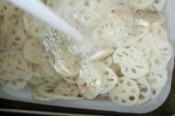 糖醋藕片的做法图解3