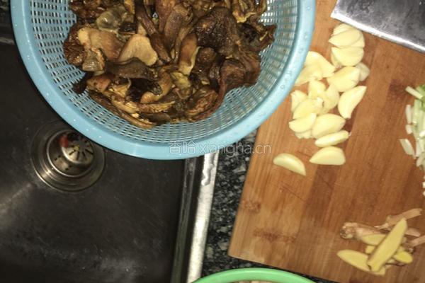 酱香番茄排骨的做法图解1