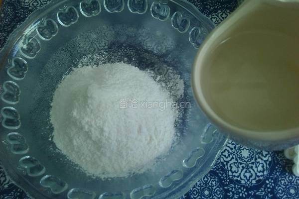 红酒蔓越莓冰皮月饼的做法图解2