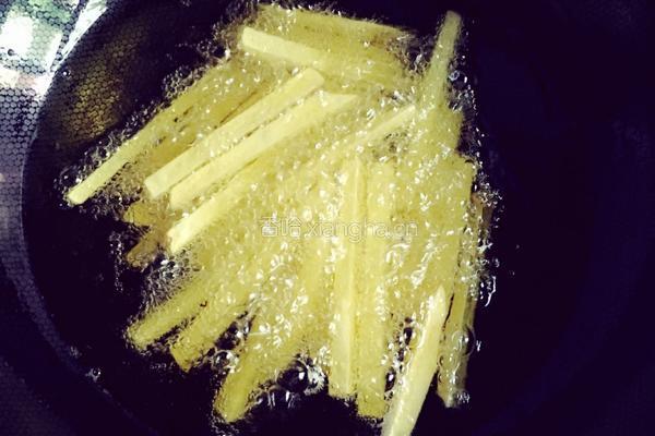 香辣孜然炒薯条的做法图解3