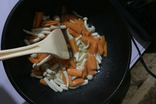 海鲜菇炒胡萝卜的做法图解5