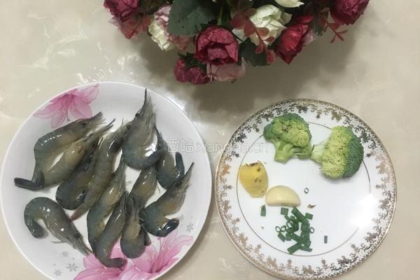 红烧闷虾的做法图解1